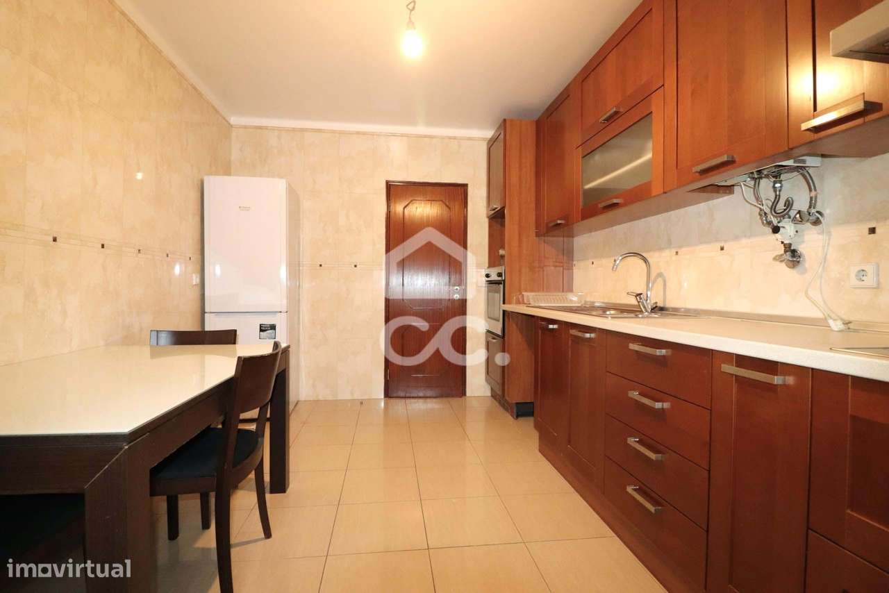 Apartamento T3 com elevador e varandas na zona da Solum em Coimbra. - Grande imagem: 4/30