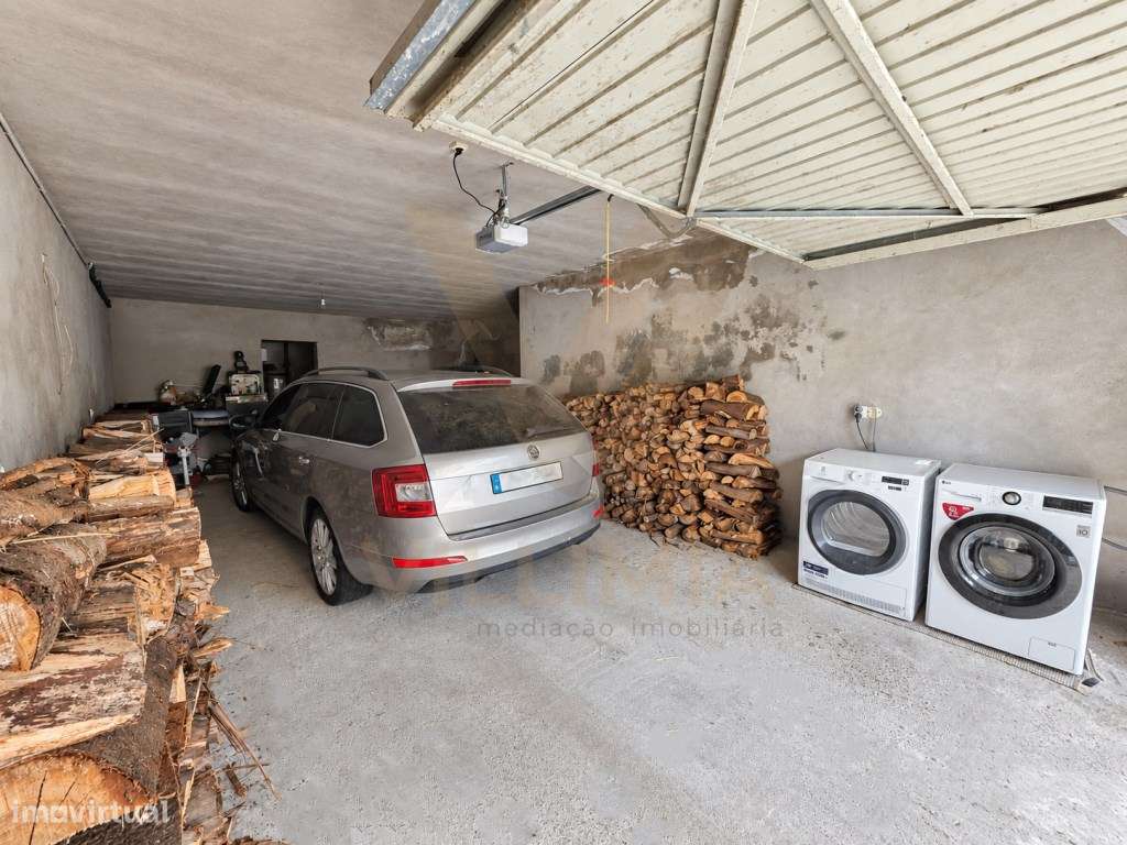 Moradia T4 c/ Jardim | Rebordões Santa Maria - Ponte de Lima-33