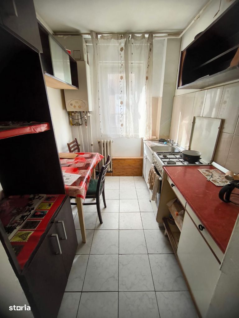 Apartament 3 camere, pentru muncitori