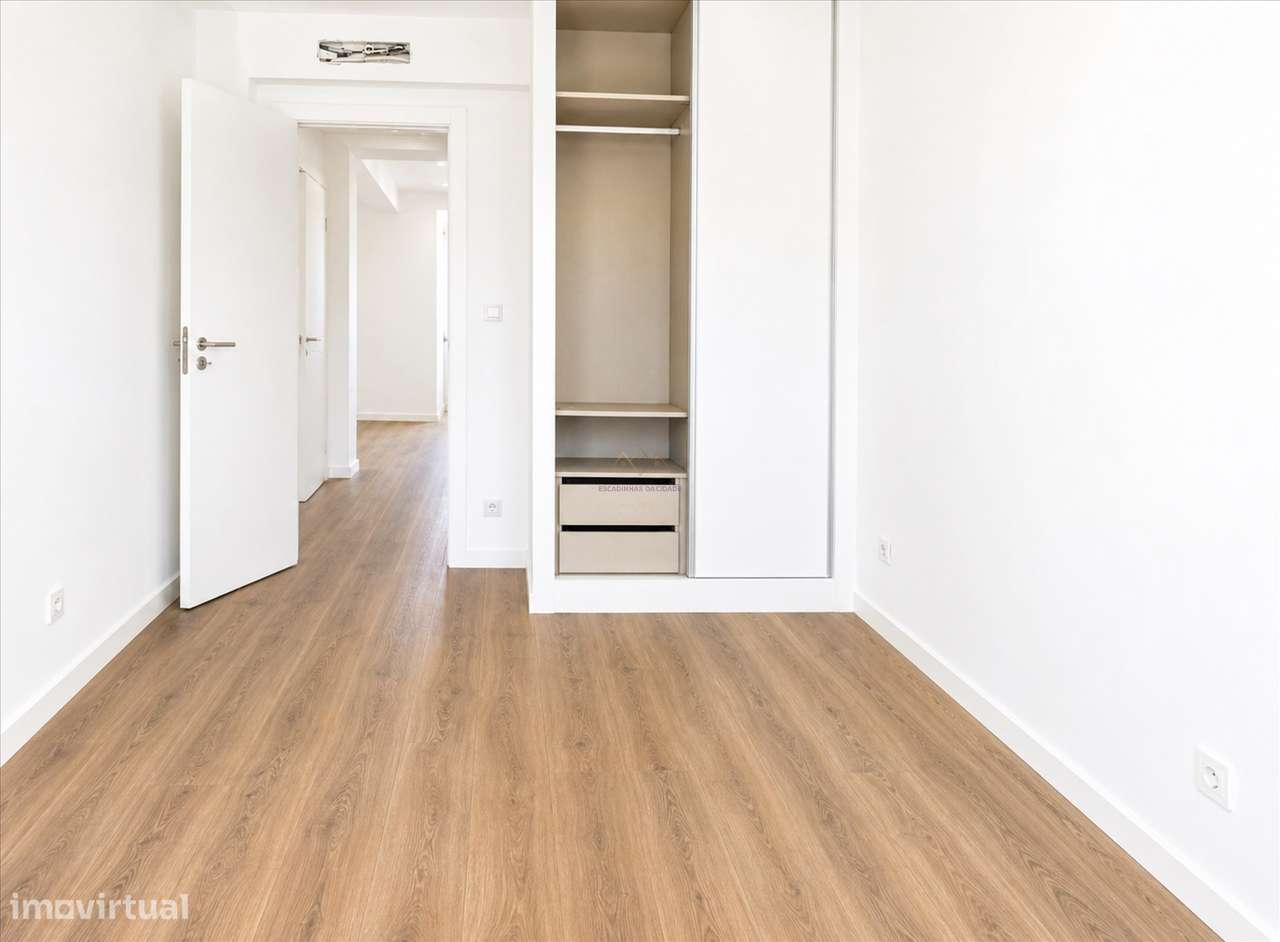 Apartamento remodelado centro Amadora-9