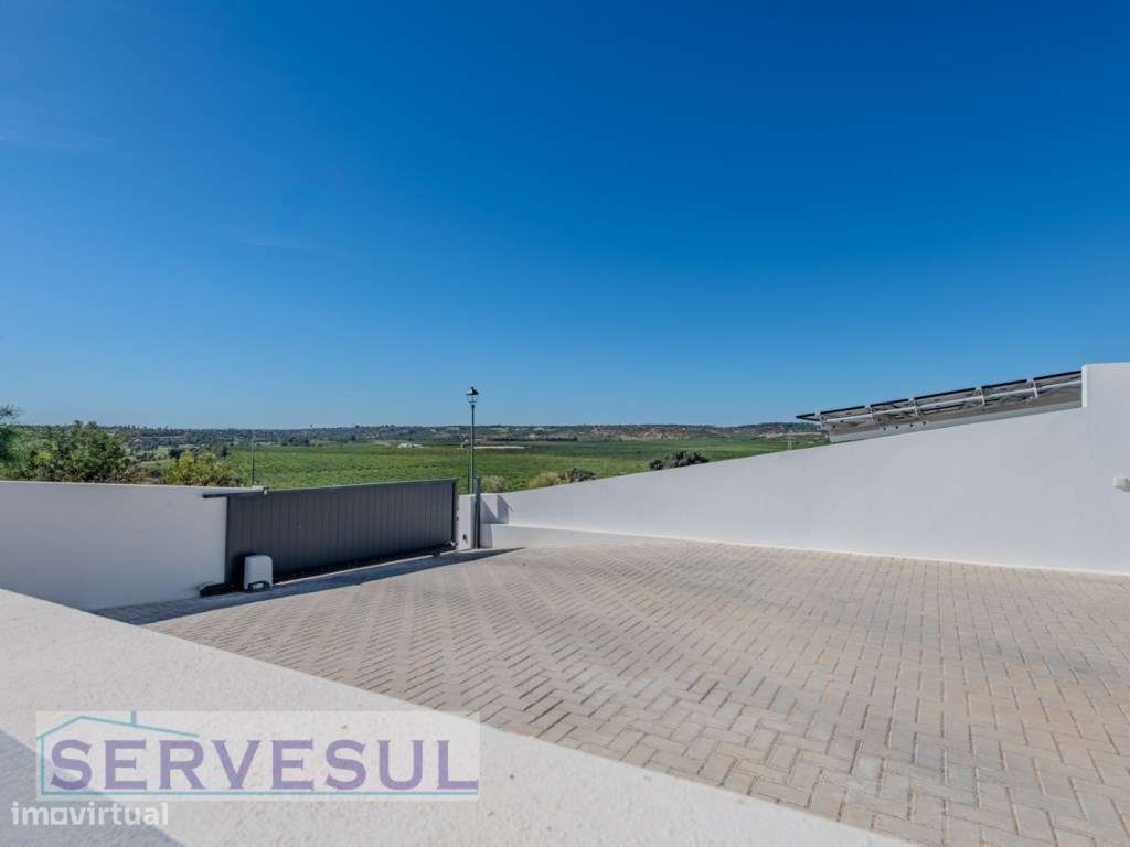 Moradia Moderna com Piscina e uma vista magnifica para o Campo de G...-37