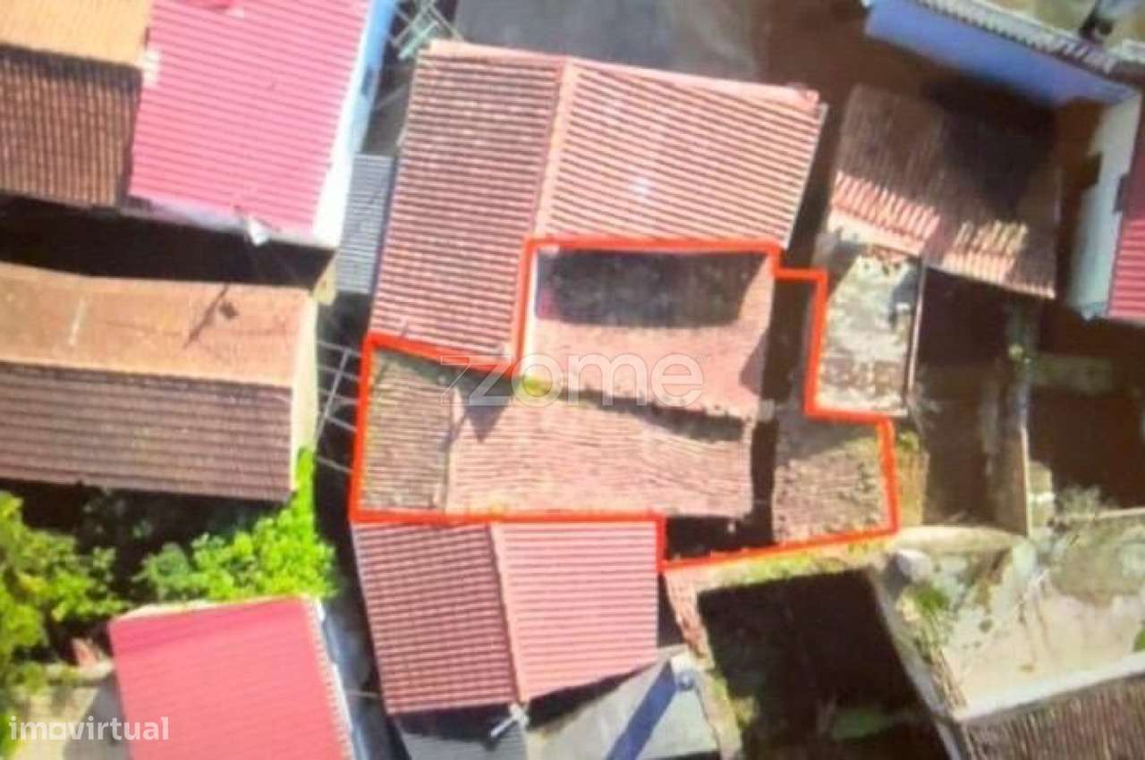 Moradia para Remodelação Total em Cabouco - Ceira-1