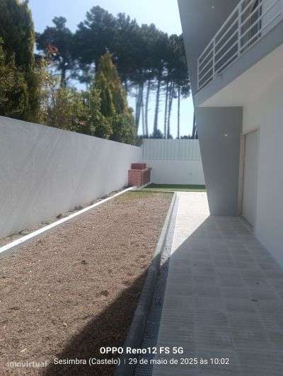 Moradia T4, localizada na zona da Cotovia, em Sesimbra-40