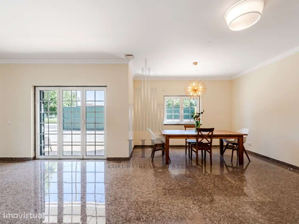 Exclusiva Moradia T4 com Piscina e Jardim |S. Joao das Lampas |Sintra-14