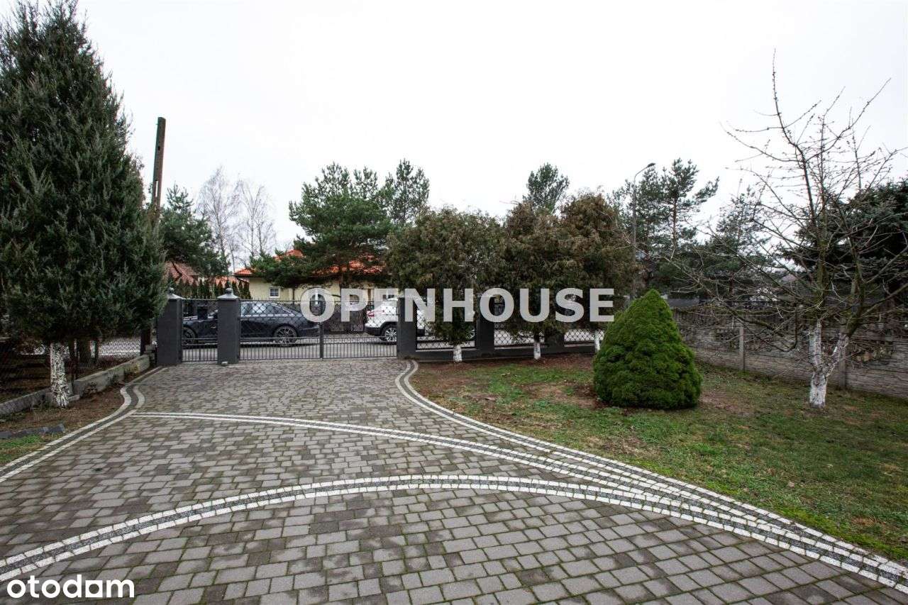 Wolnostojący z dwoma garażami.Przy Pkp Legionowo-14