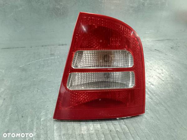 LAMPA TYLNA PRAWA SKODA OCTAVIA I LIFT 1U6945096 HATCHBACK - 1