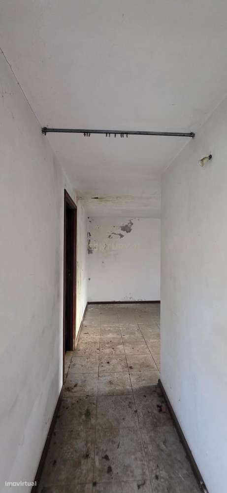 Moradia para restaurar - Constance, MCN-23