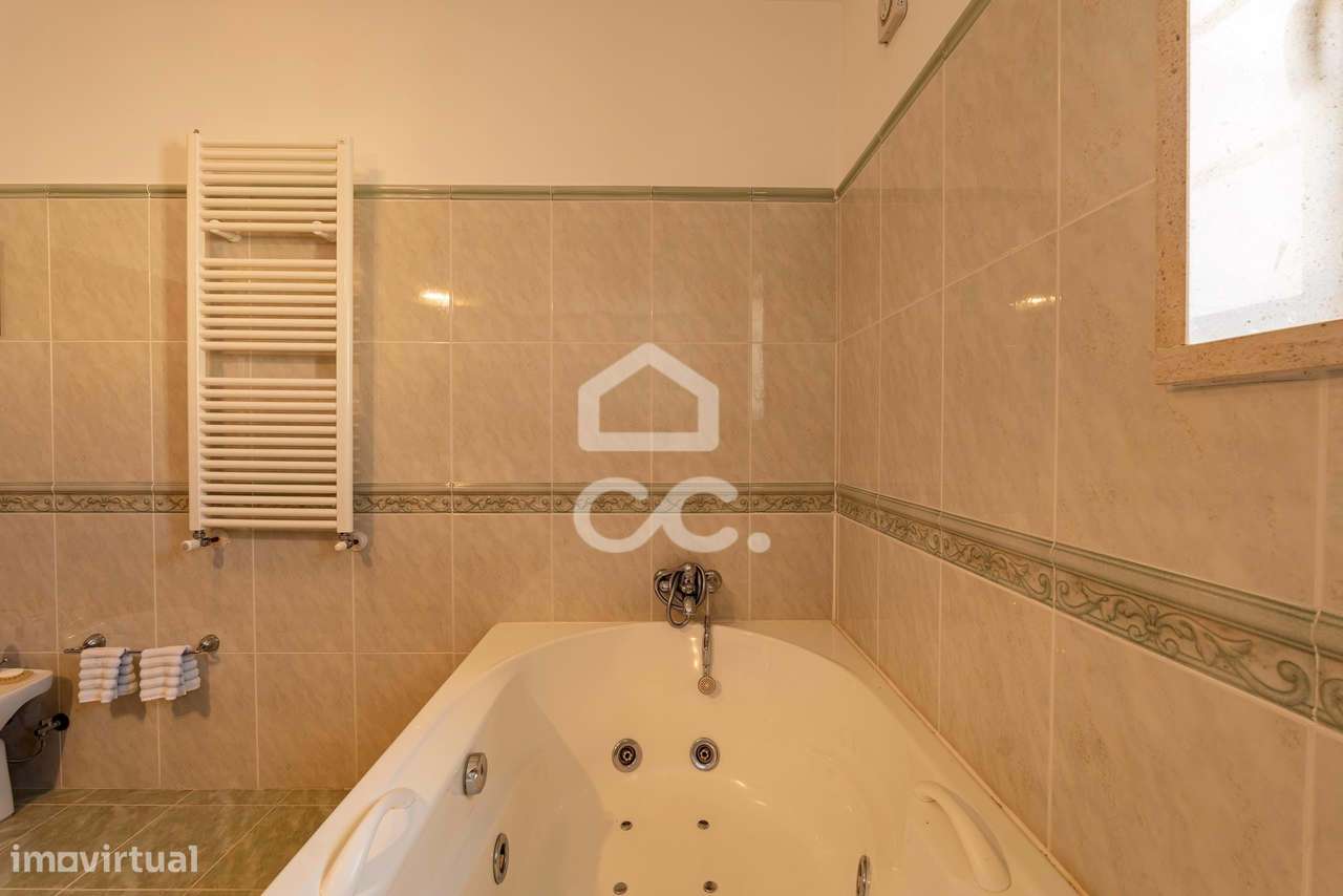 Moradia T4+3 de Prestígio em Vila Nova – Cadaval-44