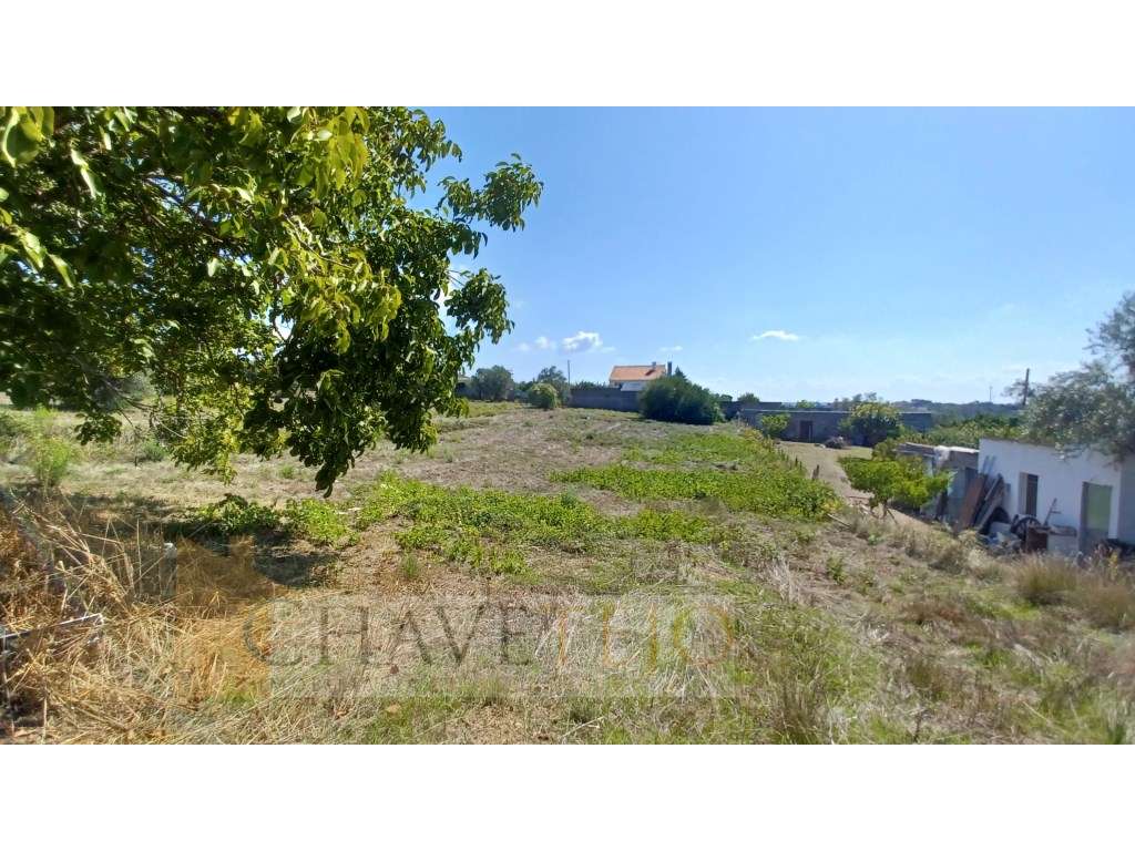 Terreno com possibilidade de construção, com PIP aprovado, muito pr... - Grande imagem: 2/7