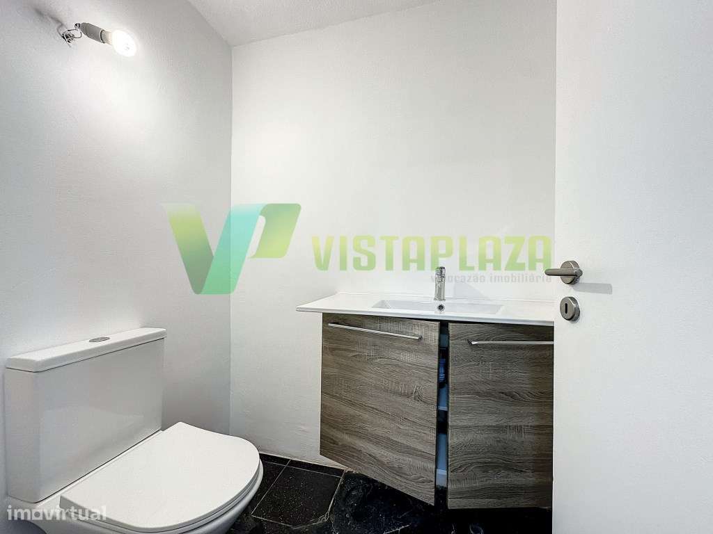 Moradia Geminada T2+2 Remodelada com Garagem, Espaço Exterior e Exc...-28