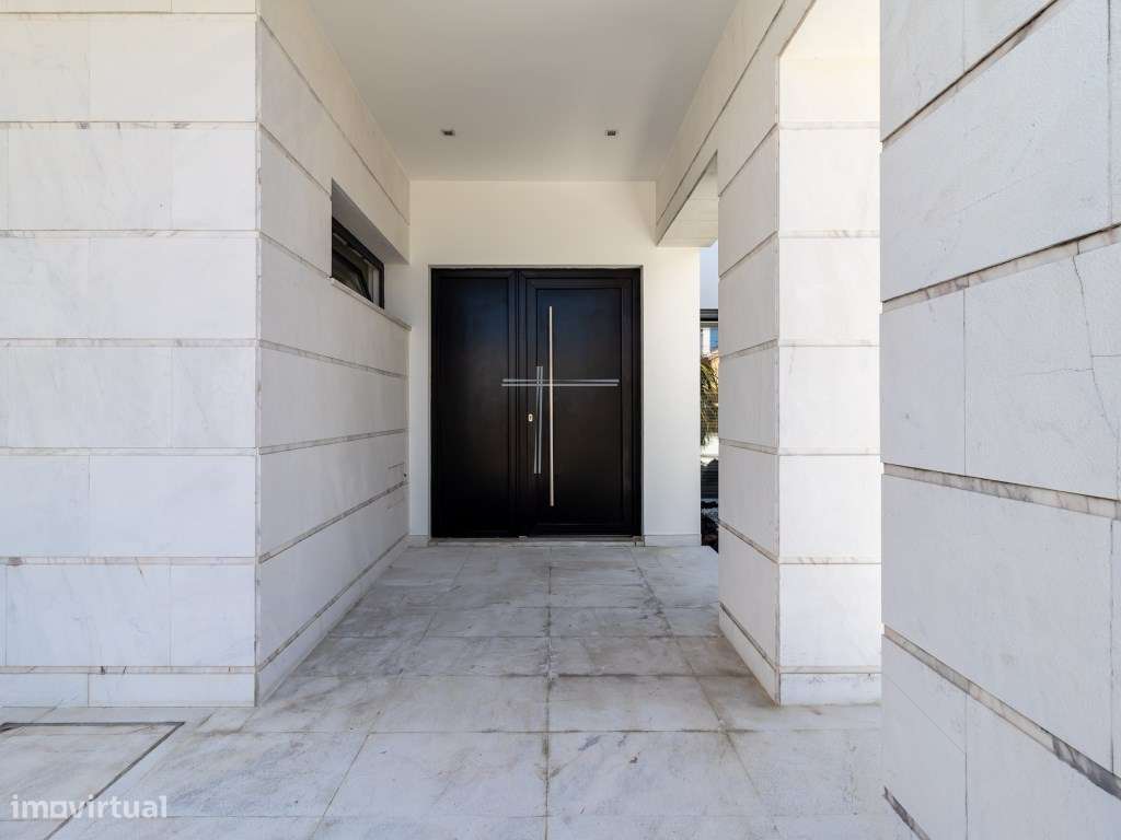 Moradia térrea com piscina salgada aquecida - Marisol-9