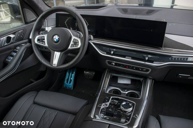 BMW X7 - 25