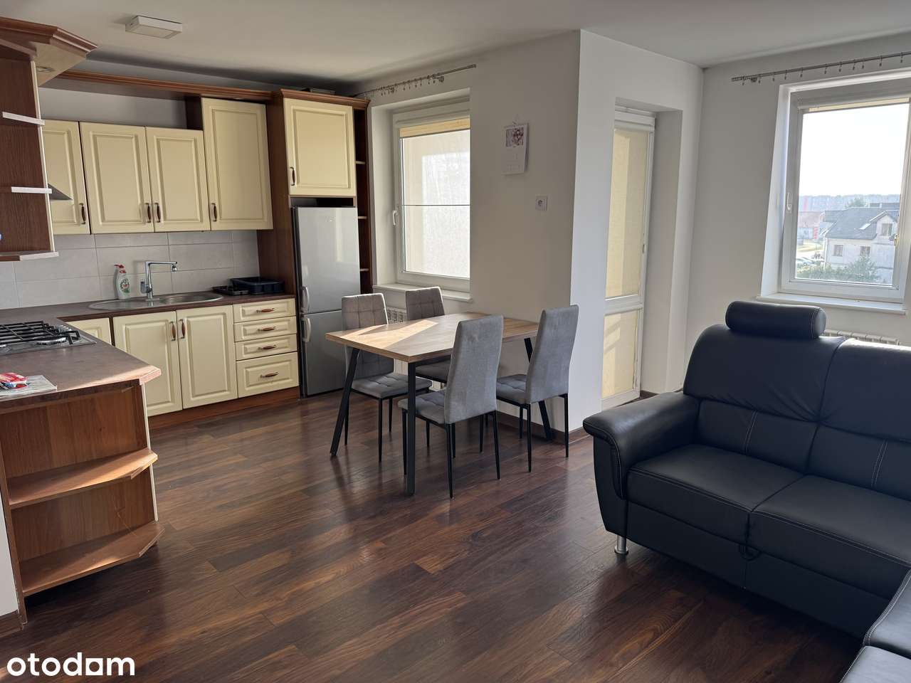 Sprzedam mieszkanie 2 pok.+kuchnia,piwnica Osiedle Wyzwolenia 23 Turek-0