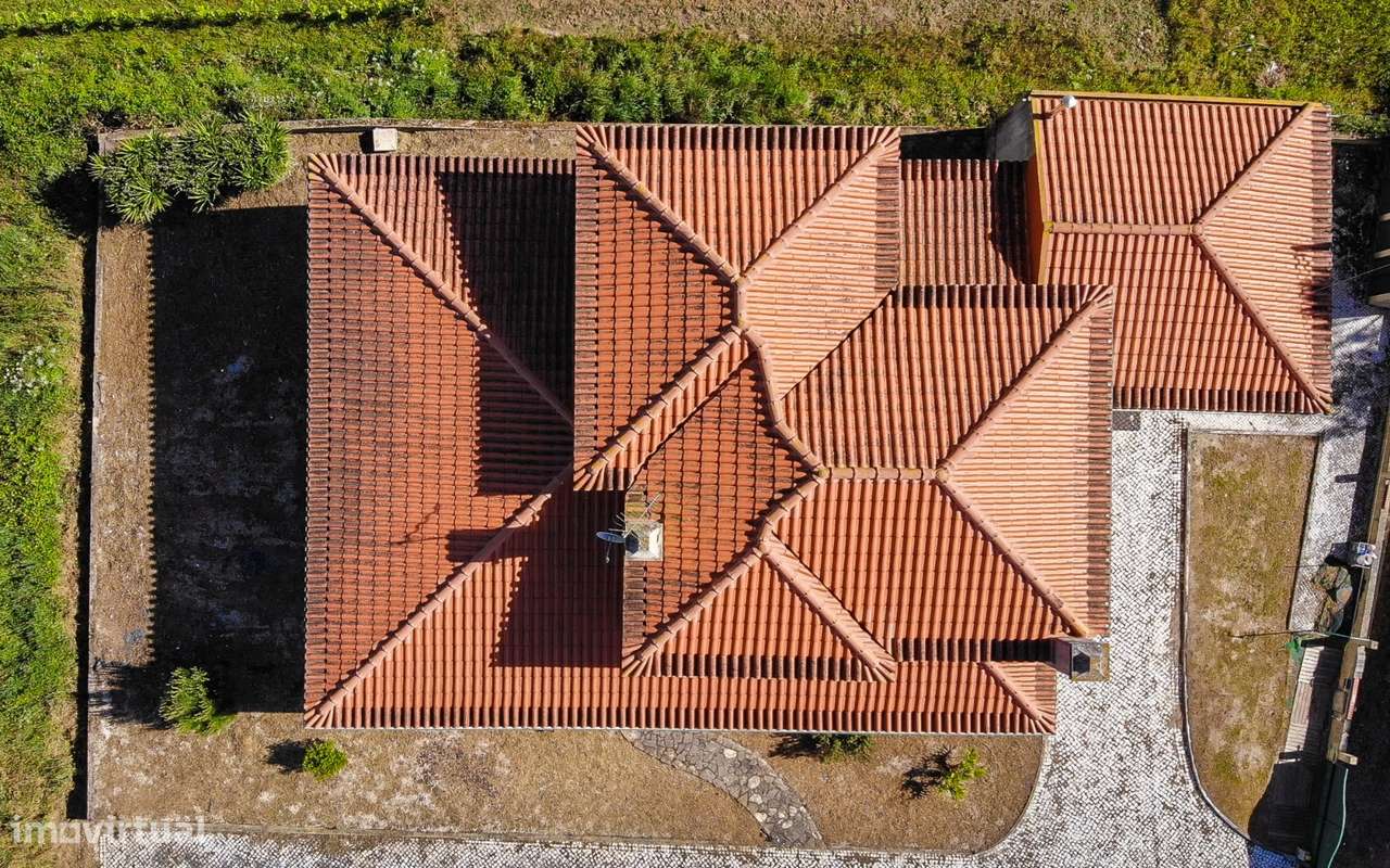 Moradia T4 isolada com logradouro de 2.200m²-35