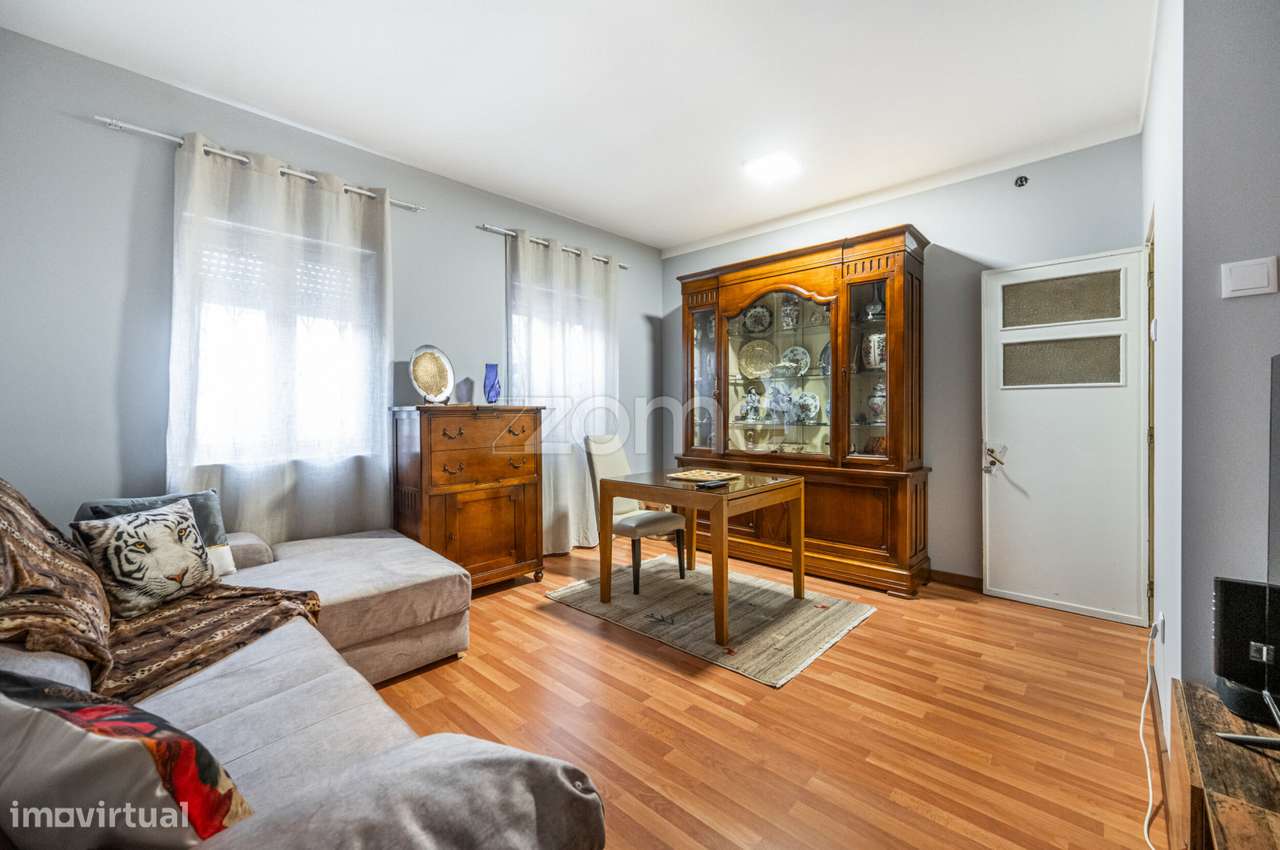 Moradia com duas habitações independentes ao Hospital São João e IS... - Grande imagem: 4/27