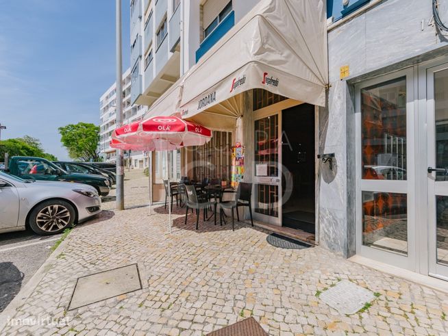 Café Totalmente Equipado em Zona Residencial Próxima à Praia em Paç...-16