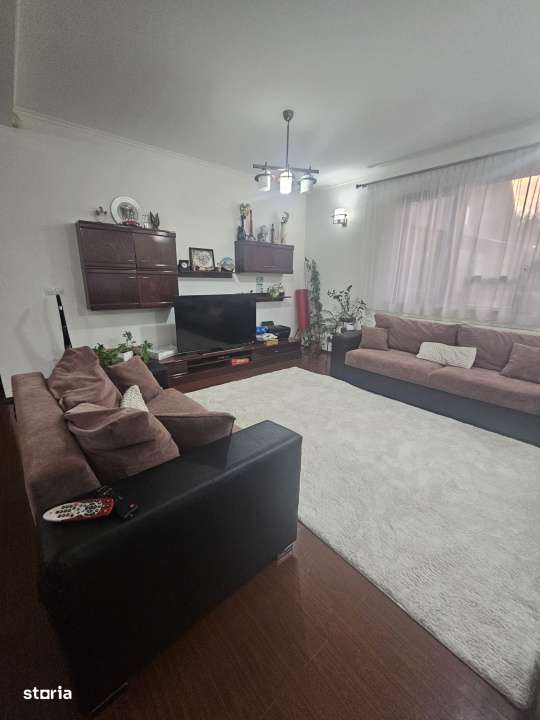 Casa ,zona Ford, suprafata utila 360 mp,teren 518 mp POSIBILITATE RATE - Imagine principală: 5/19
