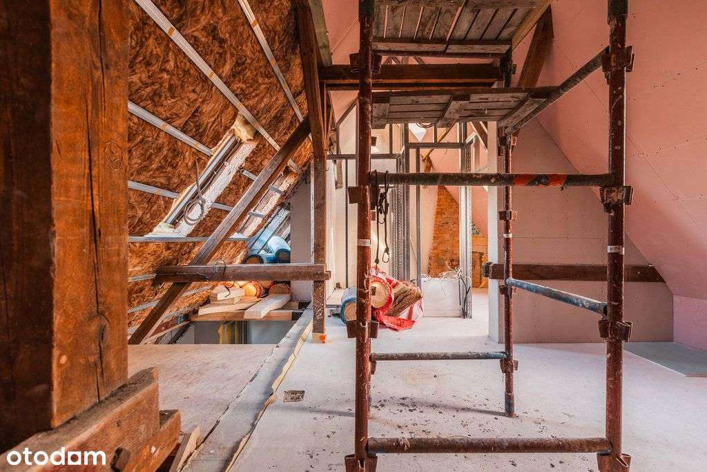 Dwupoziomowy apartament z własną przeszkloną wieżą-14