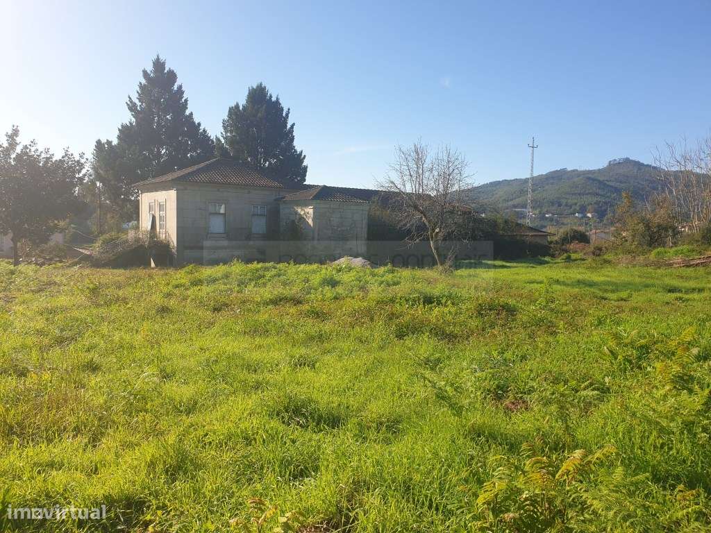 Moradia para reconstrução com terreno construtivo - Grande imagem: 5/49