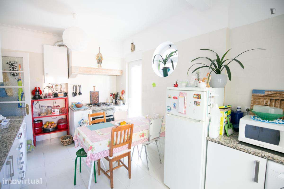 Quarto - localizado em Campolide Lisbon - Grande imagem: 5/20