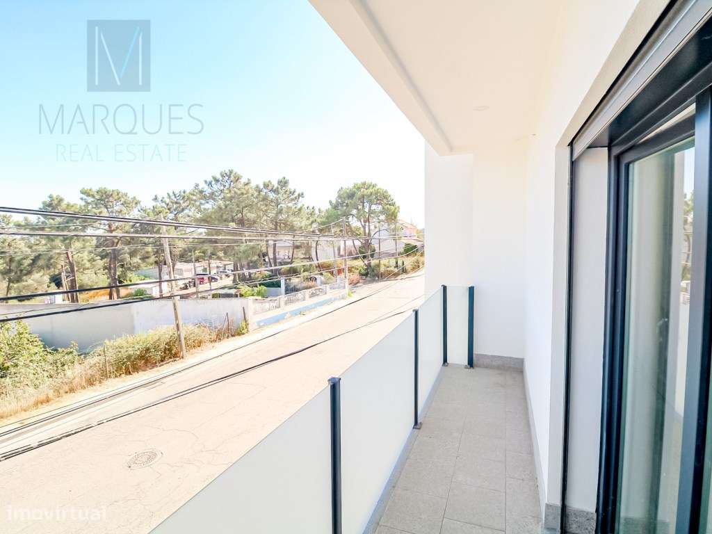 Moradia V2+2 com garagem em Vale de Milhaços - Corroios-14