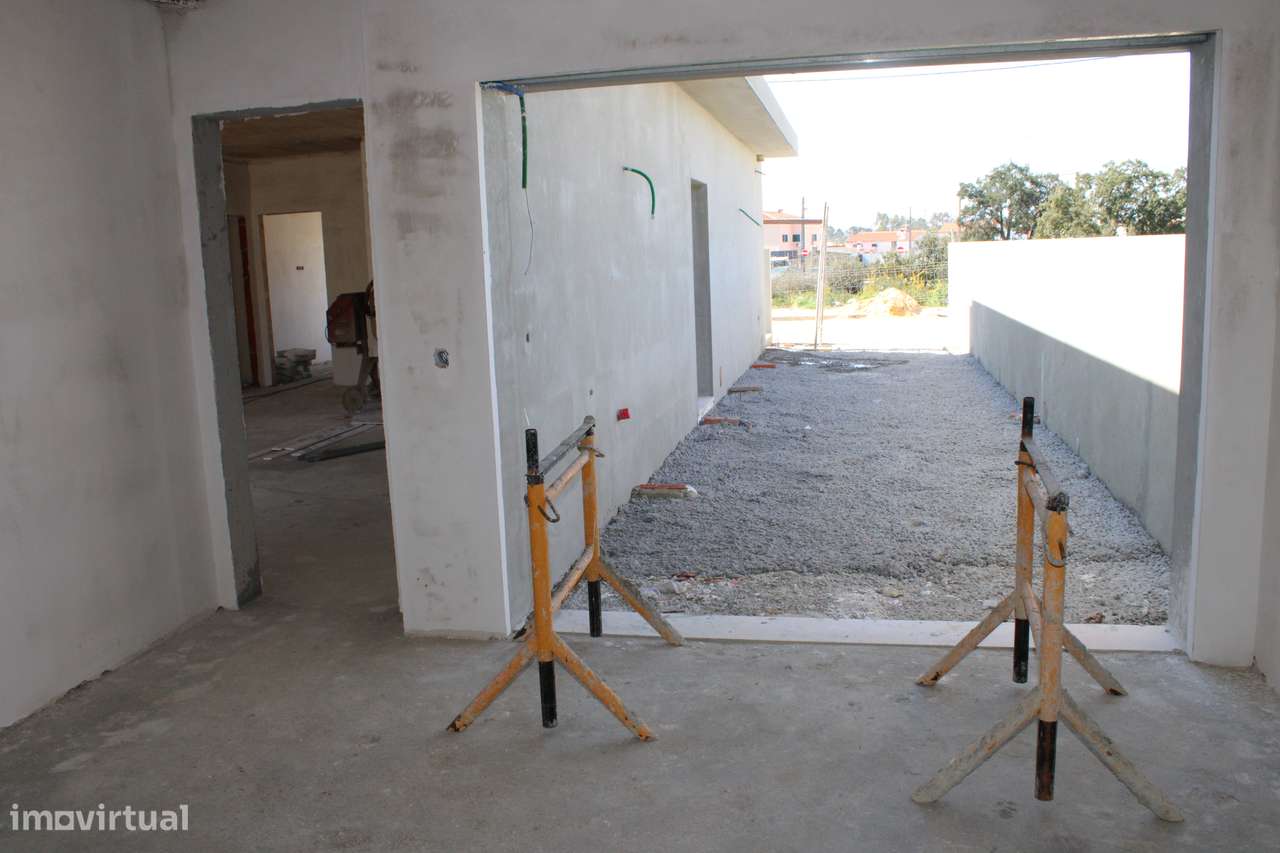 Moradia T3 isolada com piscina e garagem em Palmela Quinta da Marques-10