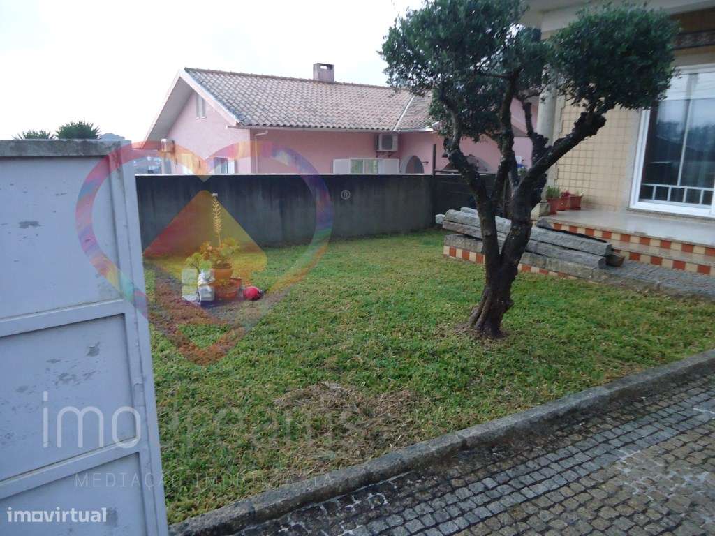 MORADIA T3 EM PINHEIRO DA BEMPOSTA - OLIVEIRA DE AZEMEIS -AVEIRO-43