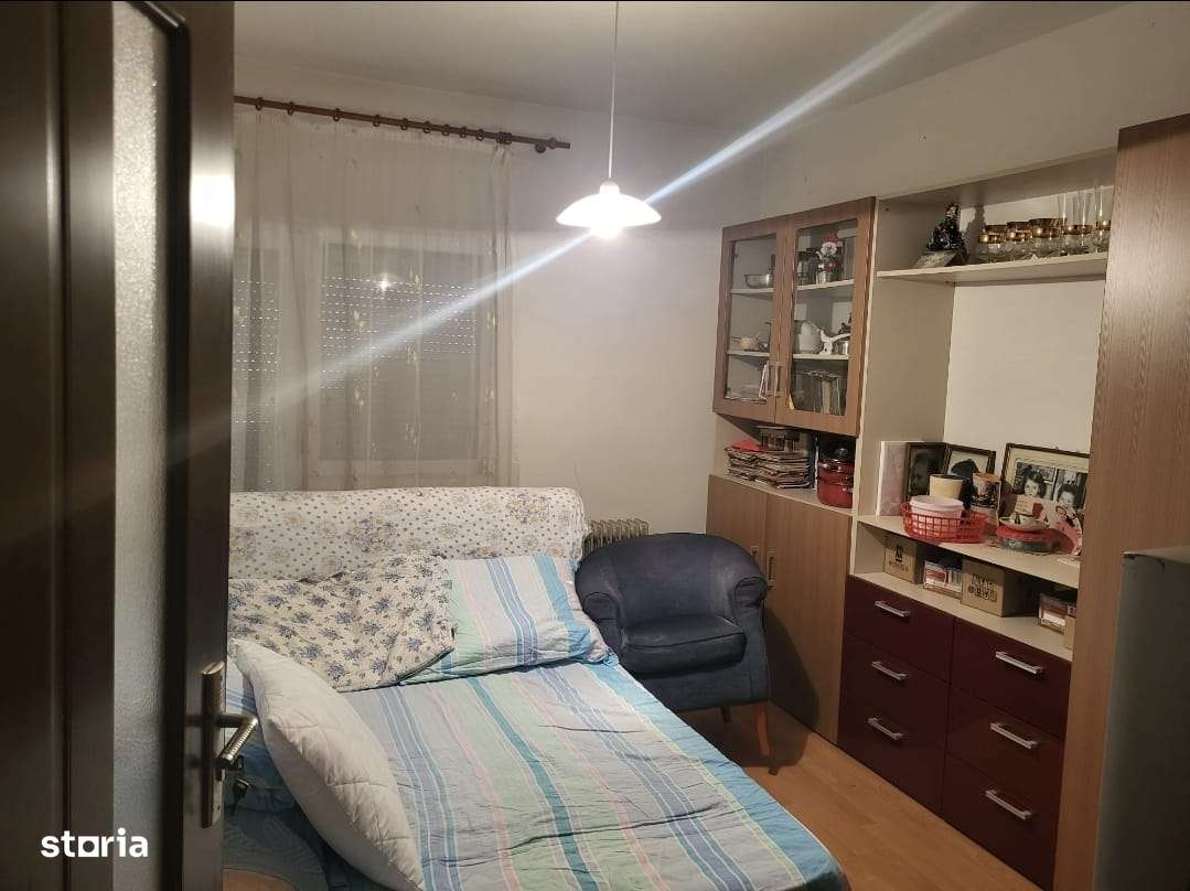 Apartament cu 2 camere, luminos cu terasa in Paleu-2