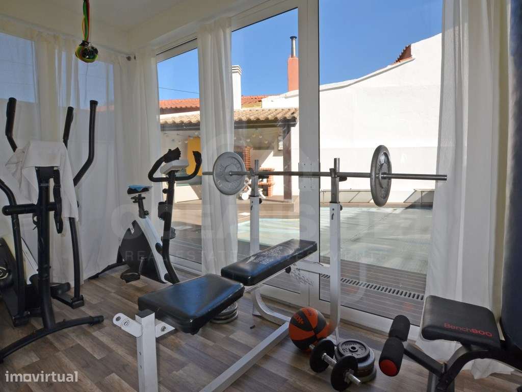 Moradia T4+2 com piscina na Urb. Lombas (São Domingos de Rana)-16