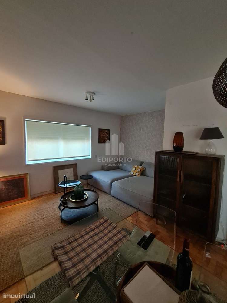 Andar moradia t3 mobilado na Rua do Lidador em Aldoar com jardim e box - Grande imagem: 4/22