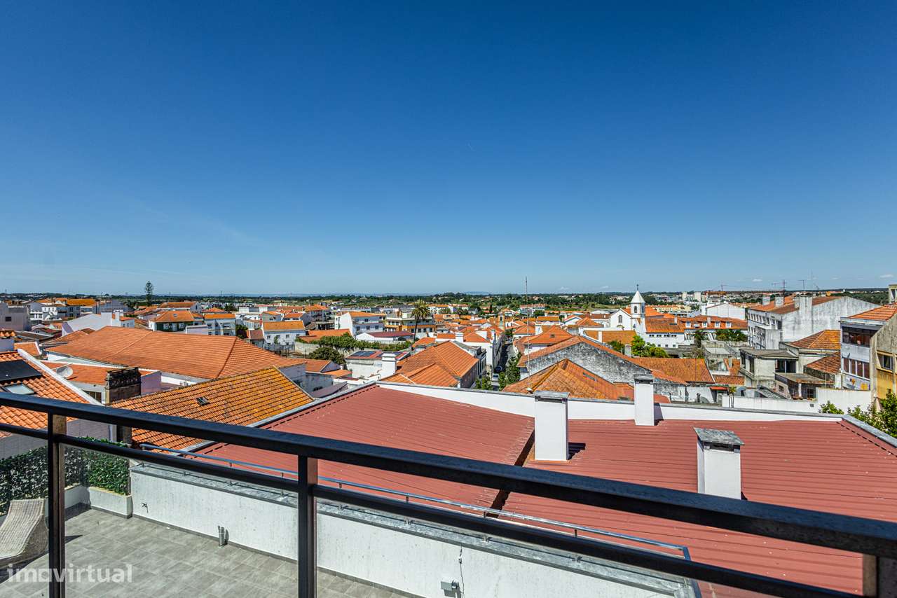 Apartamento T3 de Excelência no Centro do Cartaxo-16