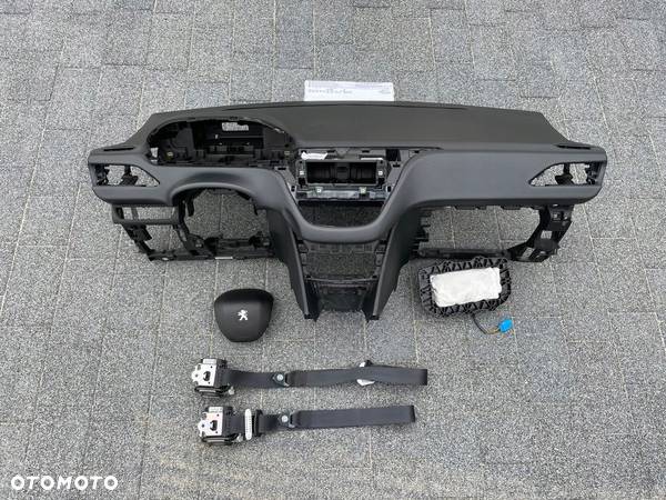 Kokpit deska rozdzielcza airbag Peugeot 208 2008 - 1