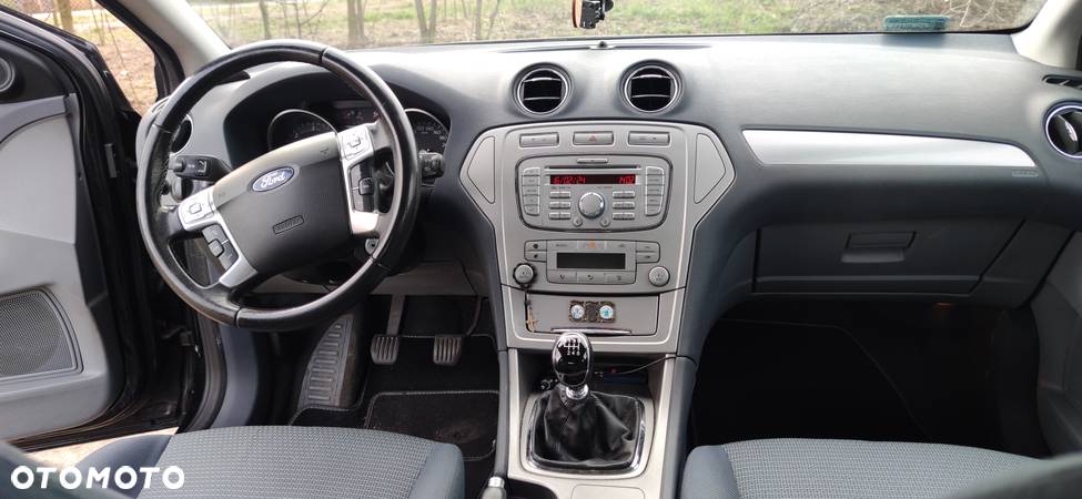 Ford Mondeo 2.0 TDCi Ambiente - 8