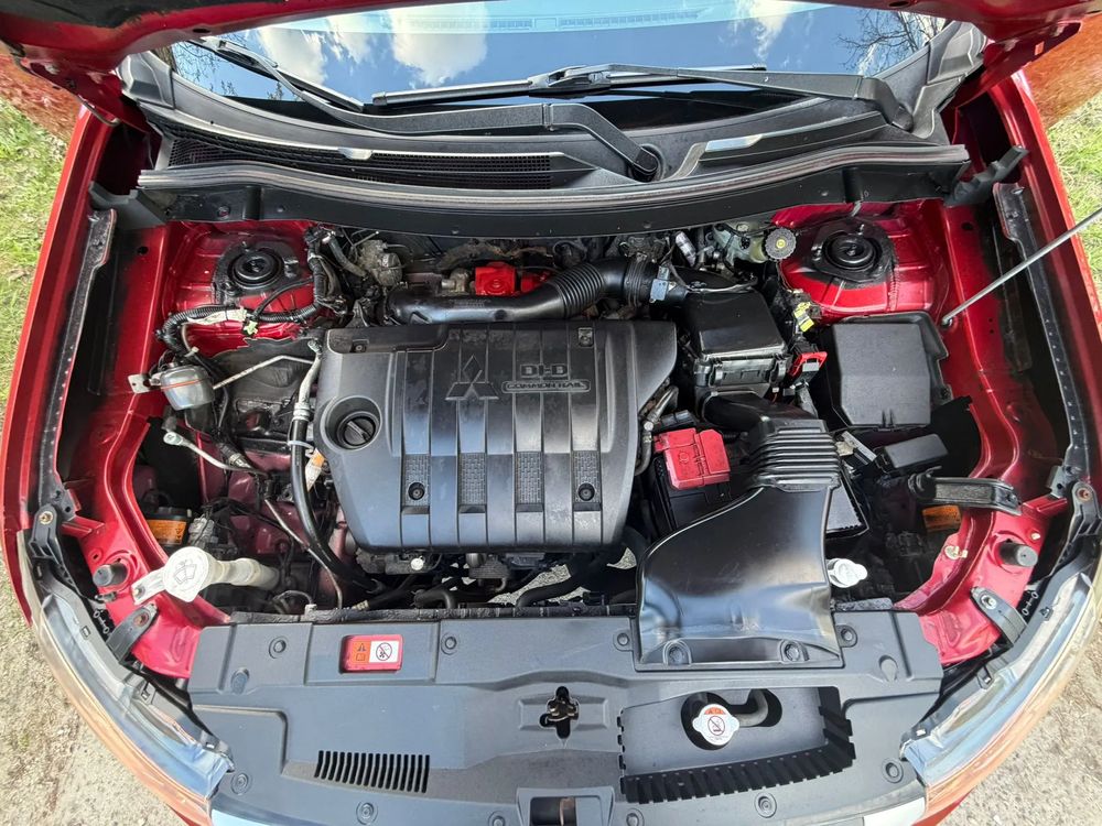 Mitsubishi Outlander III 2.2 DID Intense + 4WD 2015