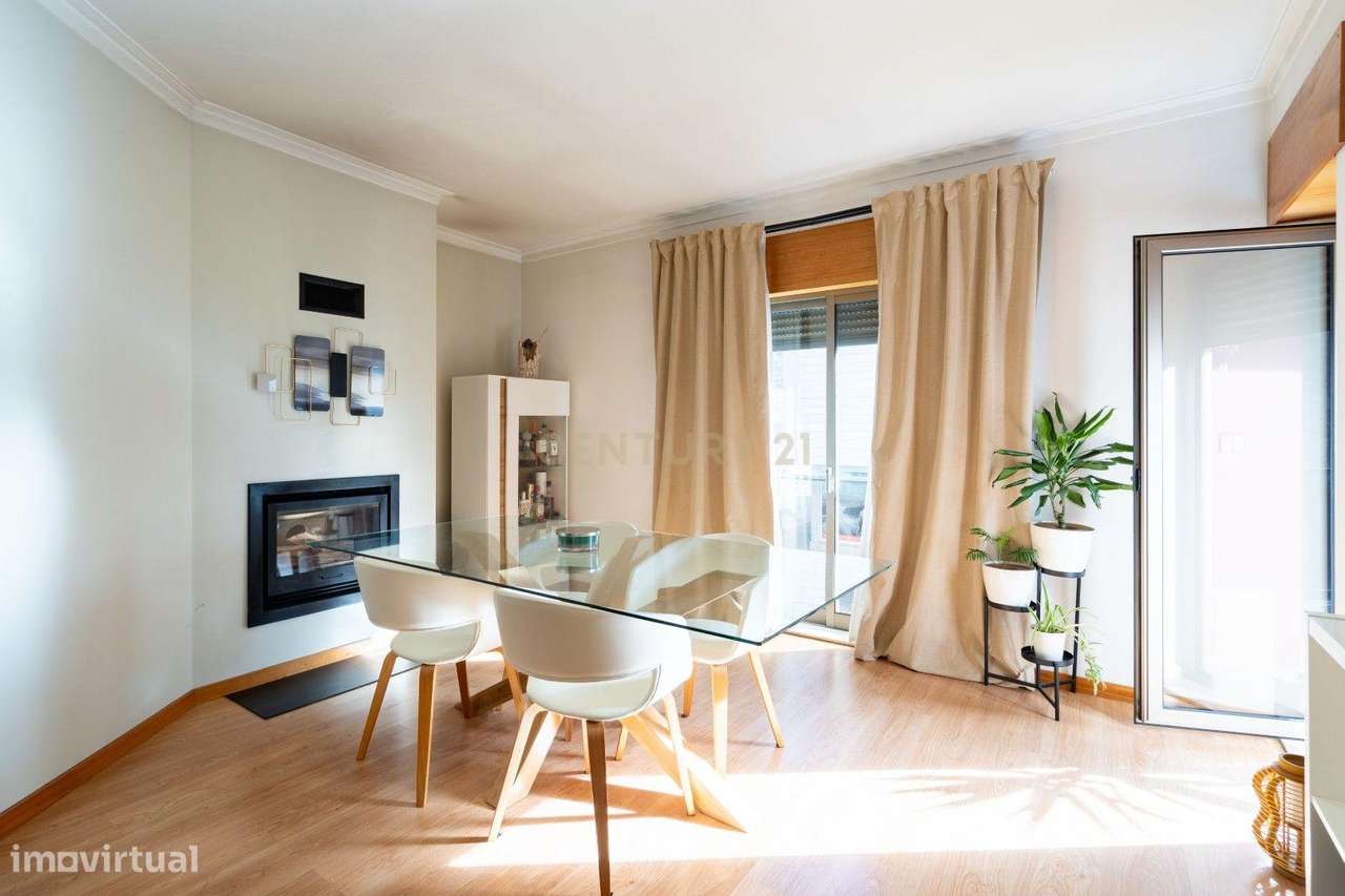 Excelente Apartamento T2 com elevador e garagem-9