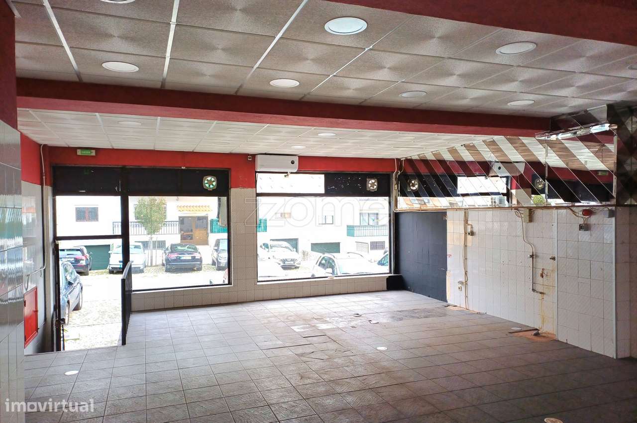 Loja com montra, Quinta da Bicuda - Grande imagem: 4/8