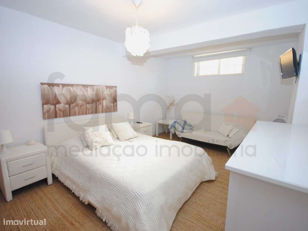 **Oportunidade Única: Moradia T6 à Venda!**-54