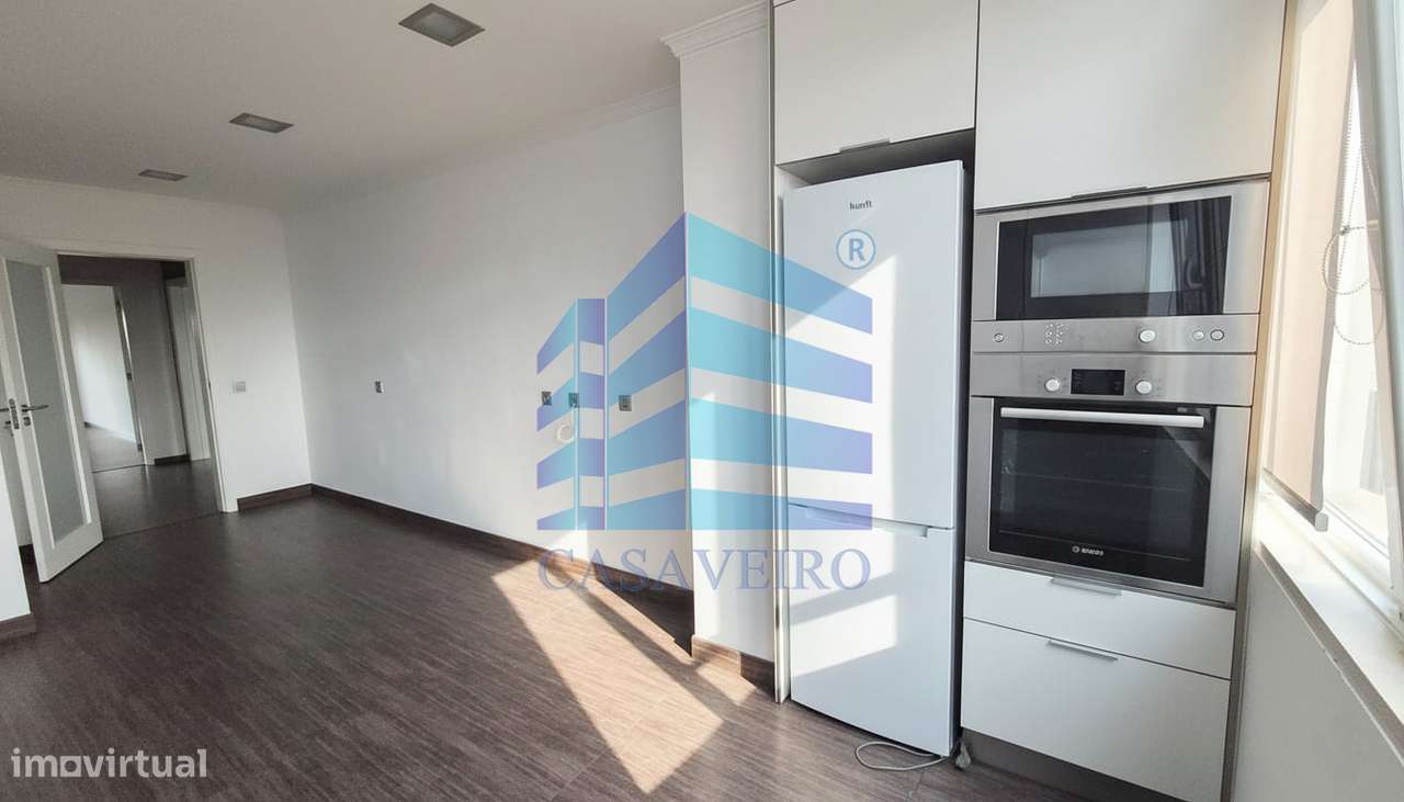 Apartamento T2 na Avenida Lourenço Peixinho em Aveiro-4