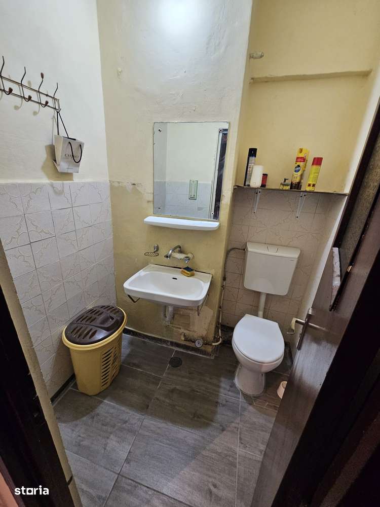 Vand ap cu 3 camere zona Posta 4-5