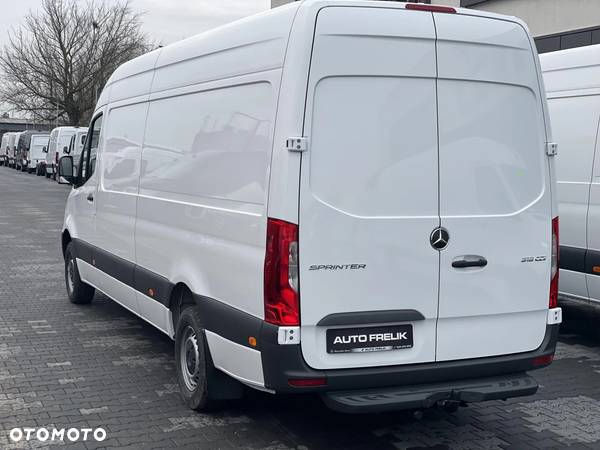 Mercedes-Benz Sprinter - 5