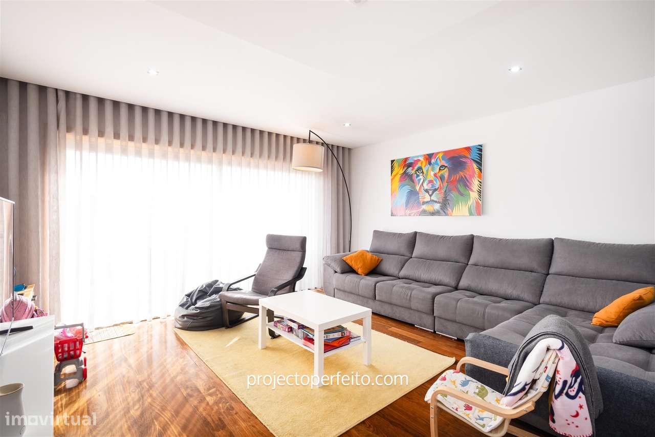 Moradia de tipologia T4+1 para venda em Perosinho, Vila Nova de Gaia-6