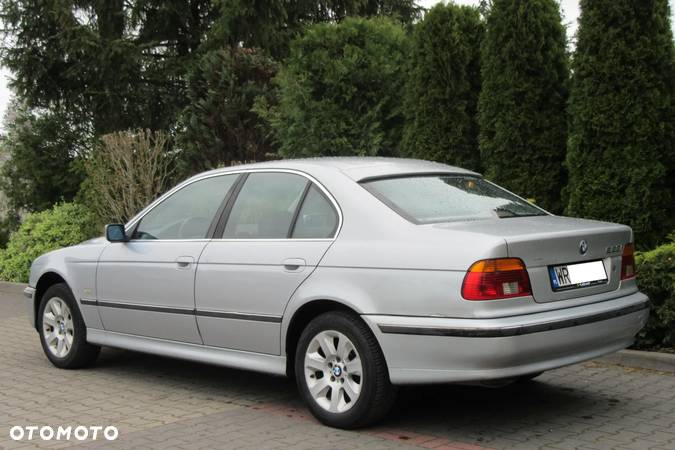 BMW Seria 5 523i - 3