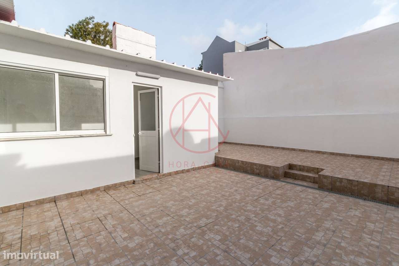 T2 com quintal e anexo - Remodelado - Verderena /Luso - Grande imagem: 4/30