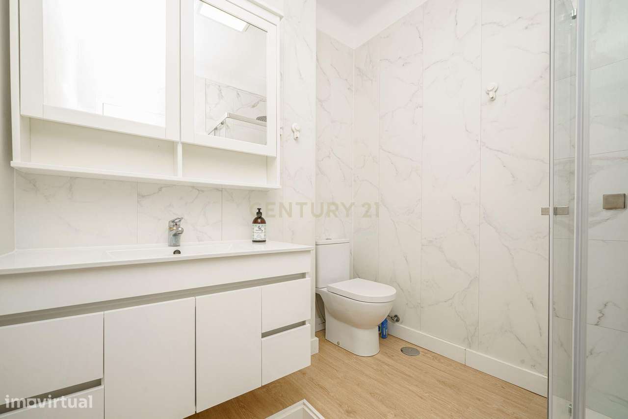 Apartamento T5 no Bairro do Liceu - Ideal para Famílias ou Investiment-17