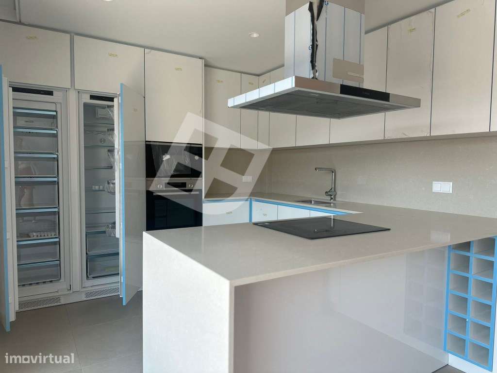 Apartamento T3 Duplex Novo c/ Terraço - Centro de Aveiro - Grande imagem: 4/27