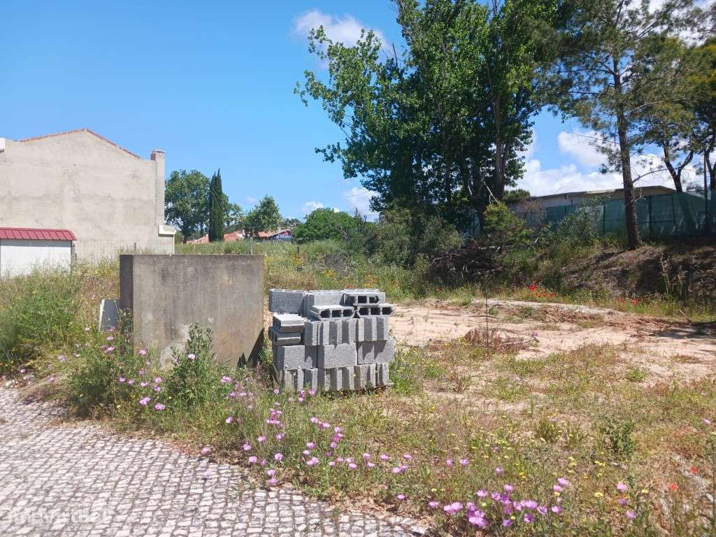 Terreno urbano localizado em urbanização - Grande imagem: 3/3
