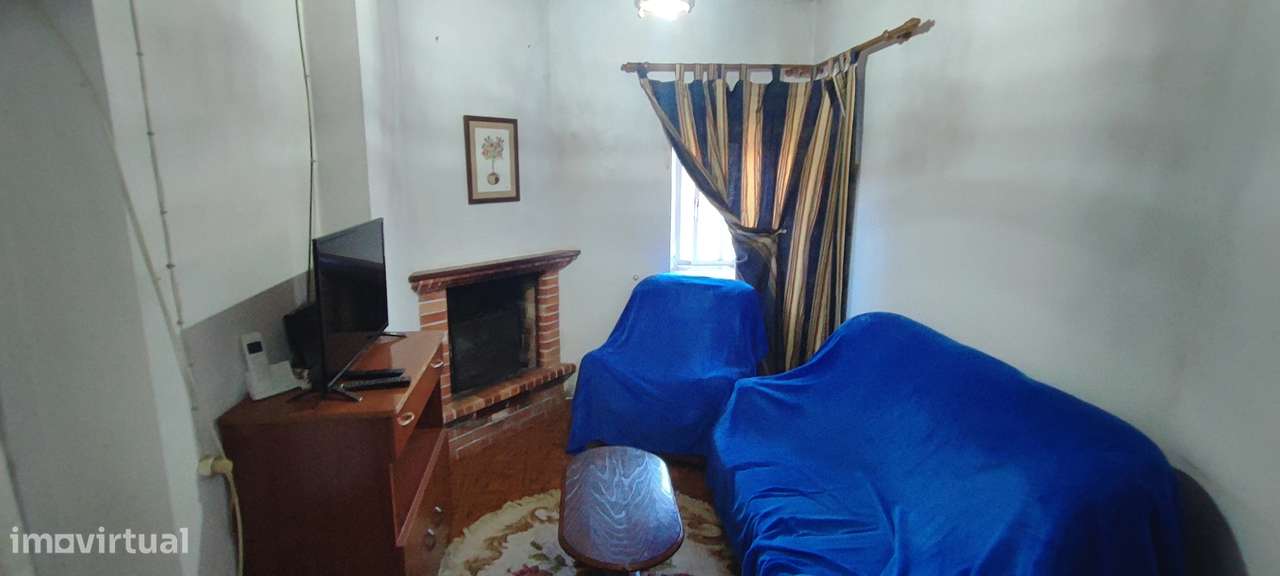 Casa de Habitação com Grande Terreno a 9 minutos da Figueira-10