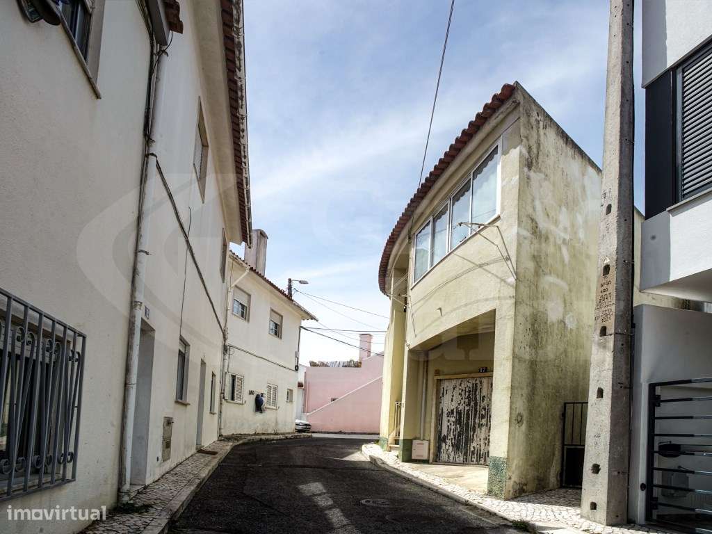 PRÉDIO NO CENTRO DO LINHÓ COM R/C E 1º ANDAR. - Grande imagem: 5/9