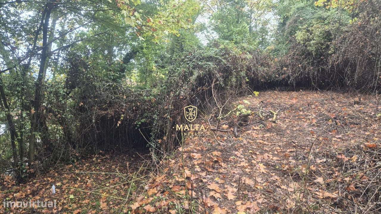 Oportunidade Única – Moradia para Recuperar em Terreno Urbano - Grande imagem: 3/17