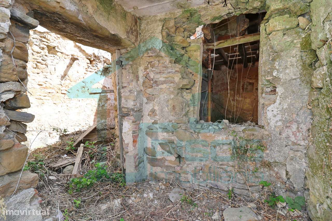 Moradia para recuperar 323 m², dois pisos, 25 minutos de Torres Vedras-19